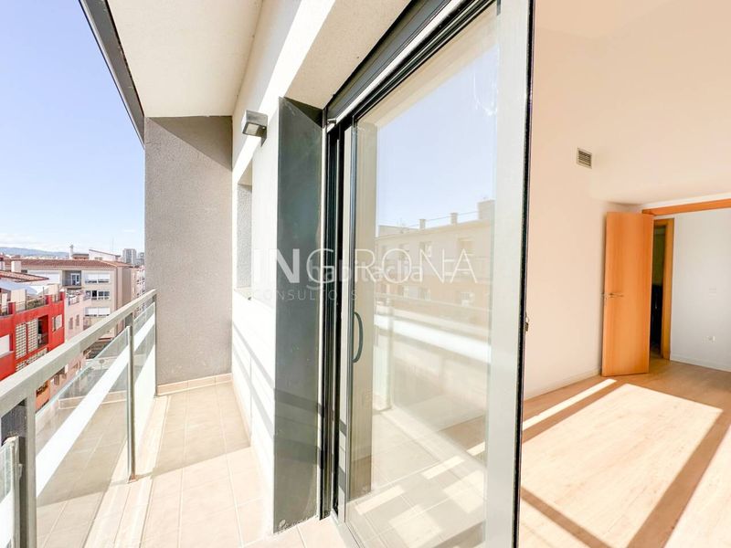 Foto e30dfc76-af73-464e-bb8c-e550cbf7eeda. Pis amb calefacció a Montilivi Girona