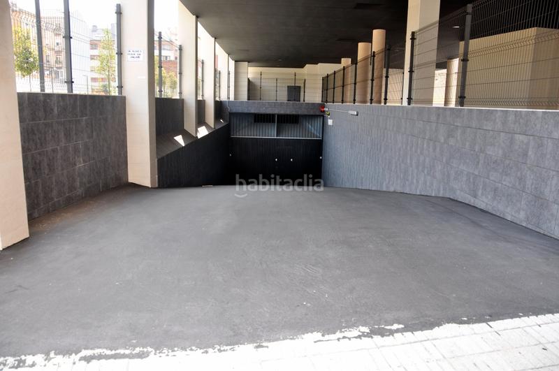 Foto 82169764-56d3-4e5a-b4bf-3f65f3714388. Parking voiture dans Laviada Gijón