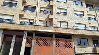 Geschäftsraum in Carreño. Bajo comercial sin acondicionar con opción a cambiar de uso de l