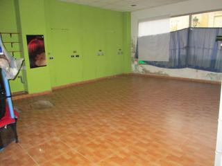 Rent Business premise in Carreño. Candás, local centrico, instalado, dividido en estancias.