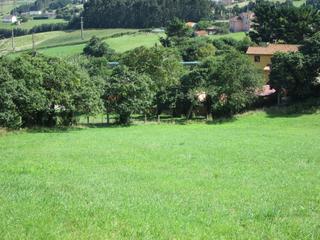 Wohngrundstück in Carreño. Finca edificable en albandi, precio negociable.