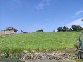 Terrain résidentiel à Luanco-Aramar-Antromero. Se vende finca edificable en antromero con vistas al mar de 1.17