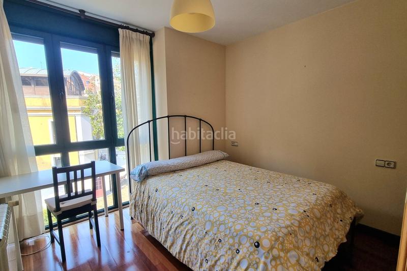 Foto 430b3d6a-4a15-4edf-a009-d3150a90bd44. Piso  amueblado en pleno centro, frente a biblioteca, 2 planta con ascensor, exterior. en Carreño