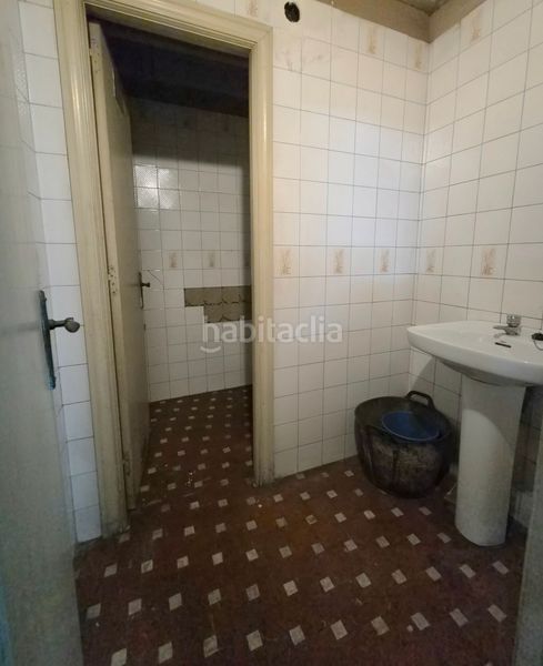 Foto c7709b79-7247-442e-9c41-638bf3d44945. Aparcament cotxe a Carreño