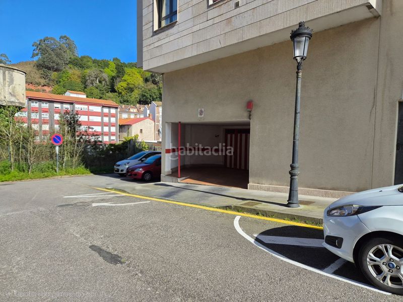 Foto 5663f989-f7a4-460f-90ca-d3a6c833de0b. Aparcament cotxe a Carreño