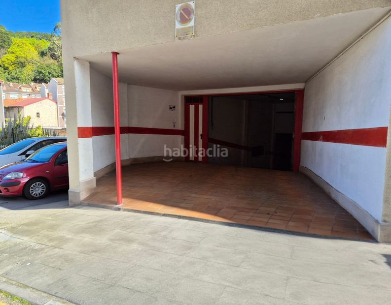 Foto b62ee89f-f461-4ae3-bef1-8d460aa46b0d. Aparcament cotxe a Carreño