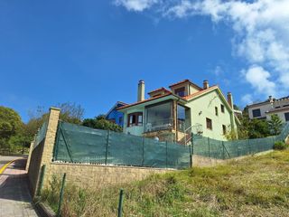 Miete Haus in Carreño. Se alquila chalet por temporada de septiembre a mayo