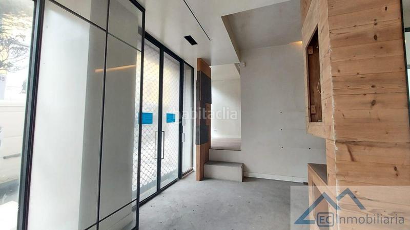 Foto 17012d7c-ace7-4dc3-b77b-723ec2c2ed5a. Location local commercial dans Centro - Ayuntamiento Santander