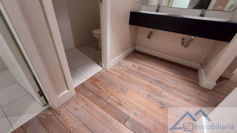 Foto c5035c98-9819-4f83-9082-cfbcad021265. Location local commercial dans Centro - Ayuntamiento Santander