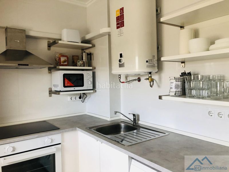 Foto fdd2993b-4b35-459a-93a4-c47b7a6cecf8. Rent flat in Los Castros Santander