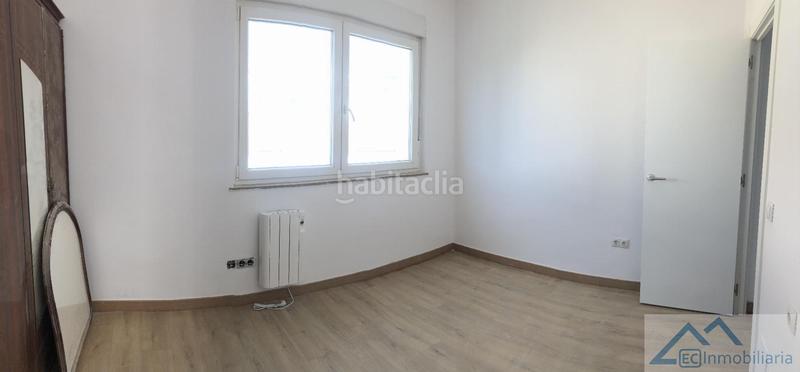 Foto 2f1b7d59-c589-4999-81a2-67ed5bd632bb. Rent flat with heating in Puerto Chico Santander