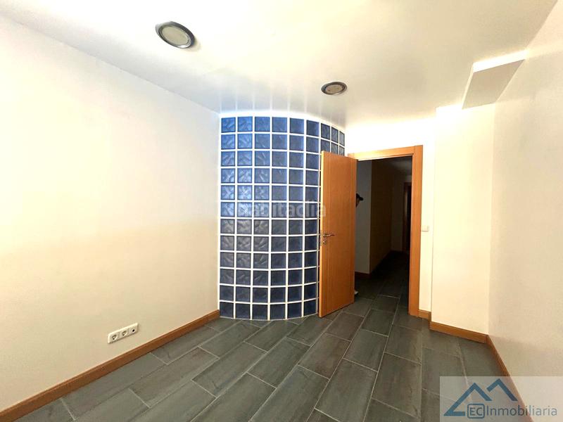Foto c0e28c2f-8967-4804-b990-ccc09606fdbf. Local comercial a Numancia - San Fernando Santander