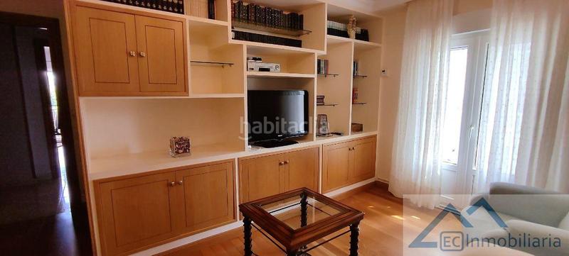 Foto d24a0cf2-d1cc-48d3-900d-b5421b0c4412. Alquiler piso  en Los Castros Santander