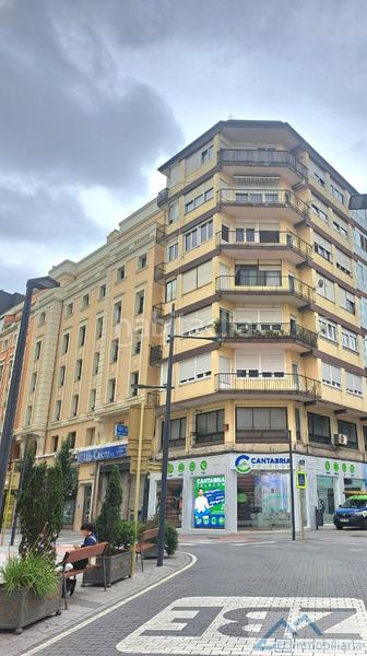 Foto e3fe68af-cf2c-4f50-8719-904da53fc783. Piso  en Centro Torrelavega