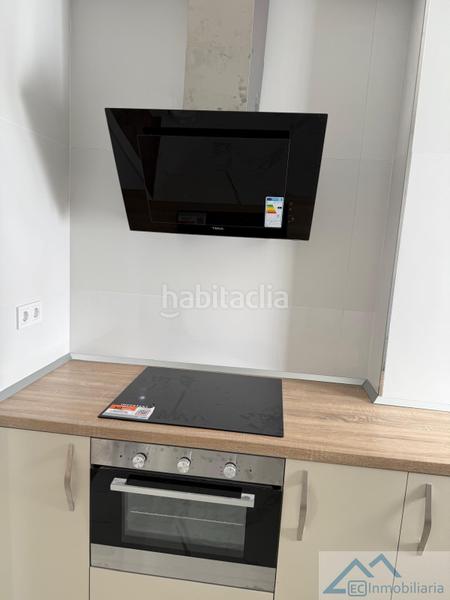Foto 9387a9f2-e079-45a6-bcbb-d110af08edfe. Etagenwohnung mit heizung in Centro Torrelavega