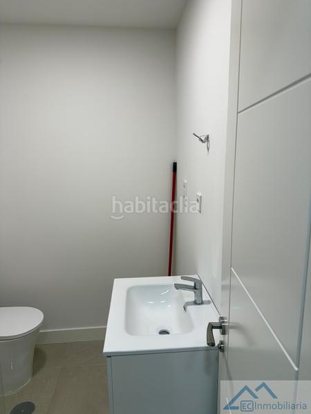 Foto b7bc6ce8-d9e6-4f09-9f1e-6a137a85bc93. Etagenwohnung mit heizung in Centro Torrelavega