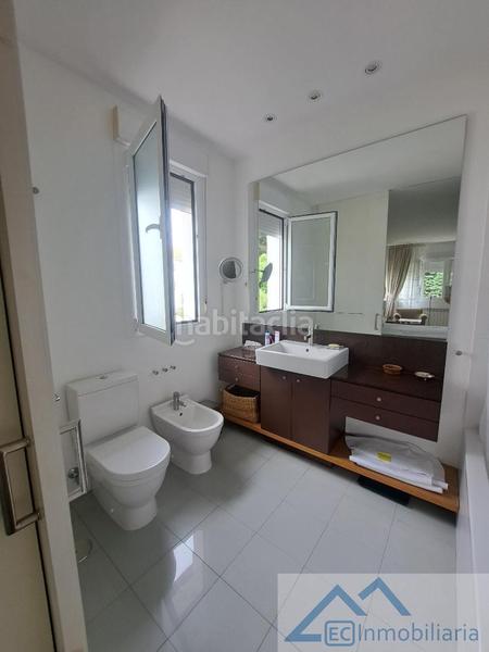 Foto a9d319b4-1d5e-4eec-a9a8-2928f50aefd1. Location chalet avec chauffage parking dans El Sardinero Santander