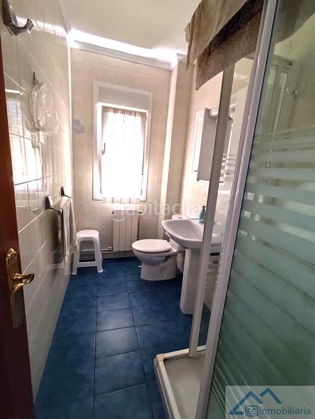 Foto c5fe1190-cf3d-42d8-a9a9-e6e880d99a00. Location appartement avec chauffage parking dans Los Castros Santander