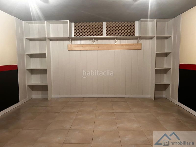 Foto f1474b07-204b-47ff-a2d5-da89dcc38ba3. Aparcament cotxe a Los Castros Santander
