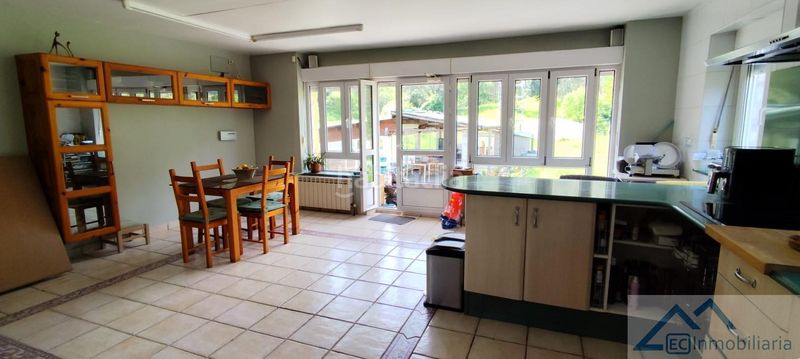 Foto 7fbc7da2-ef75-4511-aba8-52866e99a894. Casa amb piscina a Ribamontán al Monte