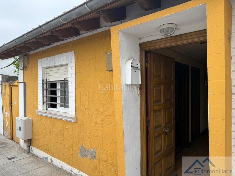 Foto ad8d396a-a764-4325-908f-580ce5281897. Casa aparellada a Los Castros Santander