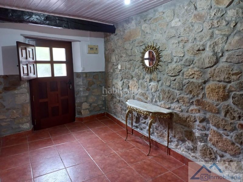 Foto a1c9664d-3e52-4e4c-b050-5f3676f9f3d9. Casa adossada a Riotuerto