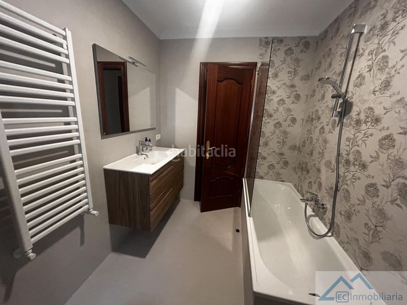 Foto 04c461dd-1d85-4507-8a28-ab07b598fd60. Rent flat with heating in Cuatro Caminos Santander