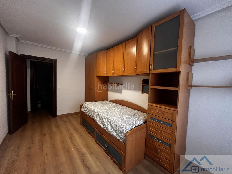 Foto 0ca73b7f-60d1-4fd9-8629-ade2b6ae671e. Rent flat with heating in Cuatro Caminos Santander