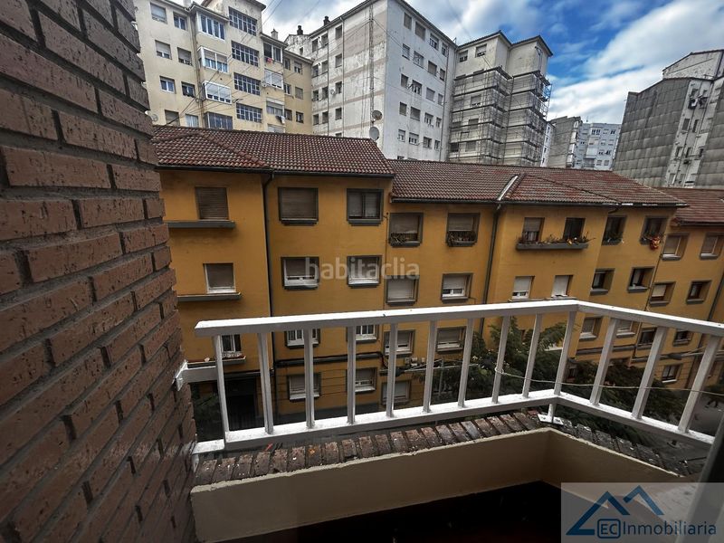Foto 275172dd-cb83-4c34-a035-1b89f2bdb0da. Rent flat with heating in Cuatro Caminos Santander