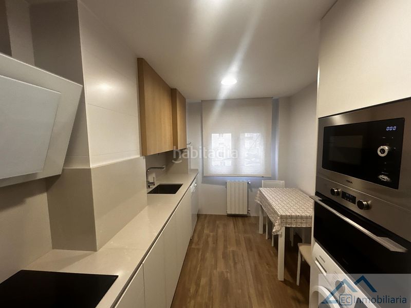 Foto d494cd09-8618-4562-8c7c-462fafdb4810. Rent flat with heating in Cuatro Caminos Santander