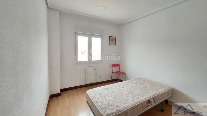 Foto 4c002a54-2c0f-47aa-824c-155e5fecde93. Alquiler piso  en Centro - Ayuntamiento Santander