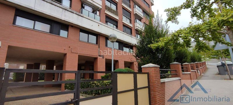 Foto 171b6ed3-11ab-4bd0-acc3-6c3361ac6443. Location appartement avec chauffage parking dans Los Castros Santander