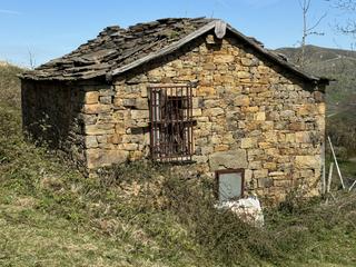 House in San roque de riomiera - san roque de riomiera. Cabaña pasiega para reformar en san roque de riomiera