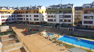 Rent Flat  Entrambasaguas - bo entrambasaguas-santa ana. Entrambasaguas  alquiler para fijo, planta baja con terraza 2 ha
