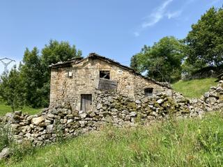 Casa  Pisueña - pisueña. Cabaña pasiega para reformar en pisueña junto selaya