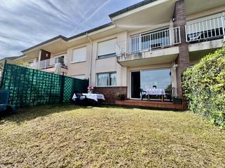 Pis  Mogro - urbanización puerto pas. En mogro bajo con jardin y vistas al mar garajetrastero