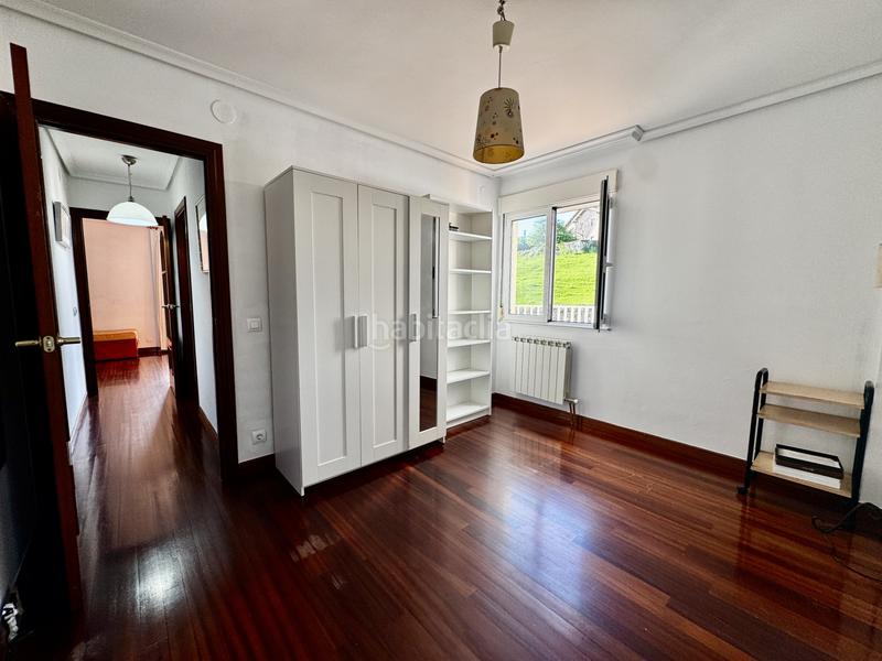 Foto b488c9d8-96ba-4046-89e1-e0d2e0592742. Piso en la cavada - avenida alisas 39 magnífico piso 3 dormitorios y garaje cerrado en la cavada en Riotuerto
