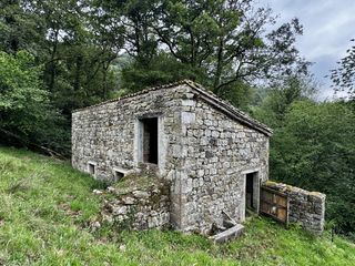 Casa a Campillo - barrio campillo. Finca con 2 cabañas para restaurar en selaya