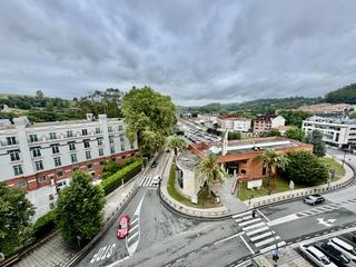 Pis a Solares - calle emilio maza cifrián 6. Piso alto, amplio y con vistas en pleno centro de solares!