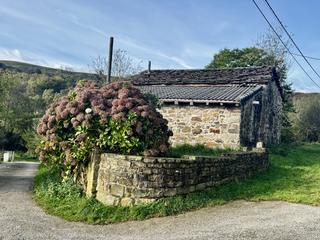 Casa  Merilla - san roque de riomiera. Encantadora cabaña pasiega en san roque de riomiera