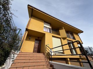 Casa aparellada en Sobarzo - calle rotizas 6. Chalet en venta en sobarzo