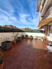 Pis  Solares - bº la rañada 14a. Bajo con gran terraza en la rañada de el bosque junto a solares