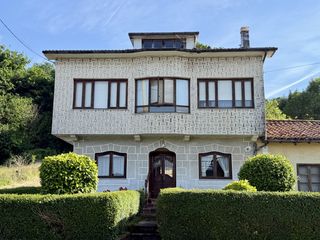 Casa en Pamanes - b� bucarrero 71. Casa independiente en pamanes
