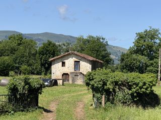Haus  Villacarriedo - villacarriedo. Espectacular cabaña de piedra junto al río con 28.185 m de finca