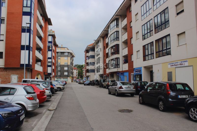 Foto c5f86594-5ed8-4cad-95d8-4b16dbf73a20. Aparcament cotxe a Solares - Valdecilla Medio Cudeyo