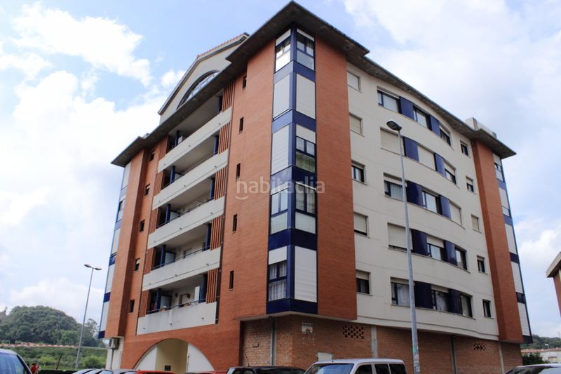 Foto efde1b74-0c06-47e5-9419-b68cc6d1737d. Aparcament cotxe a Solares - Valdecilla Medio Cudeyo