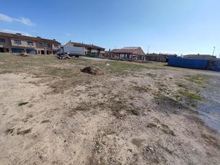 Terreny residencial  Calle cecilio vallejo. Desde inmobiliaria laiak ponemos a la venta terreno situado en c