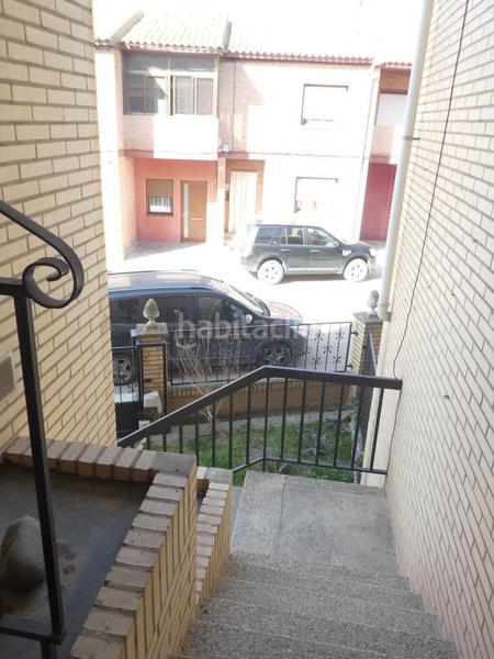 Foto c00b7c42-2853-4b8a-8f5a-022b29fbb070. Casa adosada en Buñuel