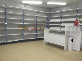Local Comercial  Calle doña maría ugarte. Desde inmobiliaria laiak ponemos a la venta este local situado e