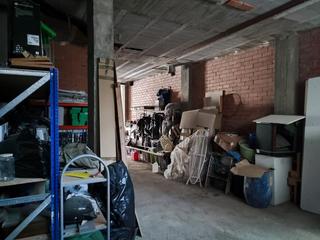 Local commercial  Calle santa bárbara. Desde inmobiliaria laiak ponemos a la venta esta bajera con sóta